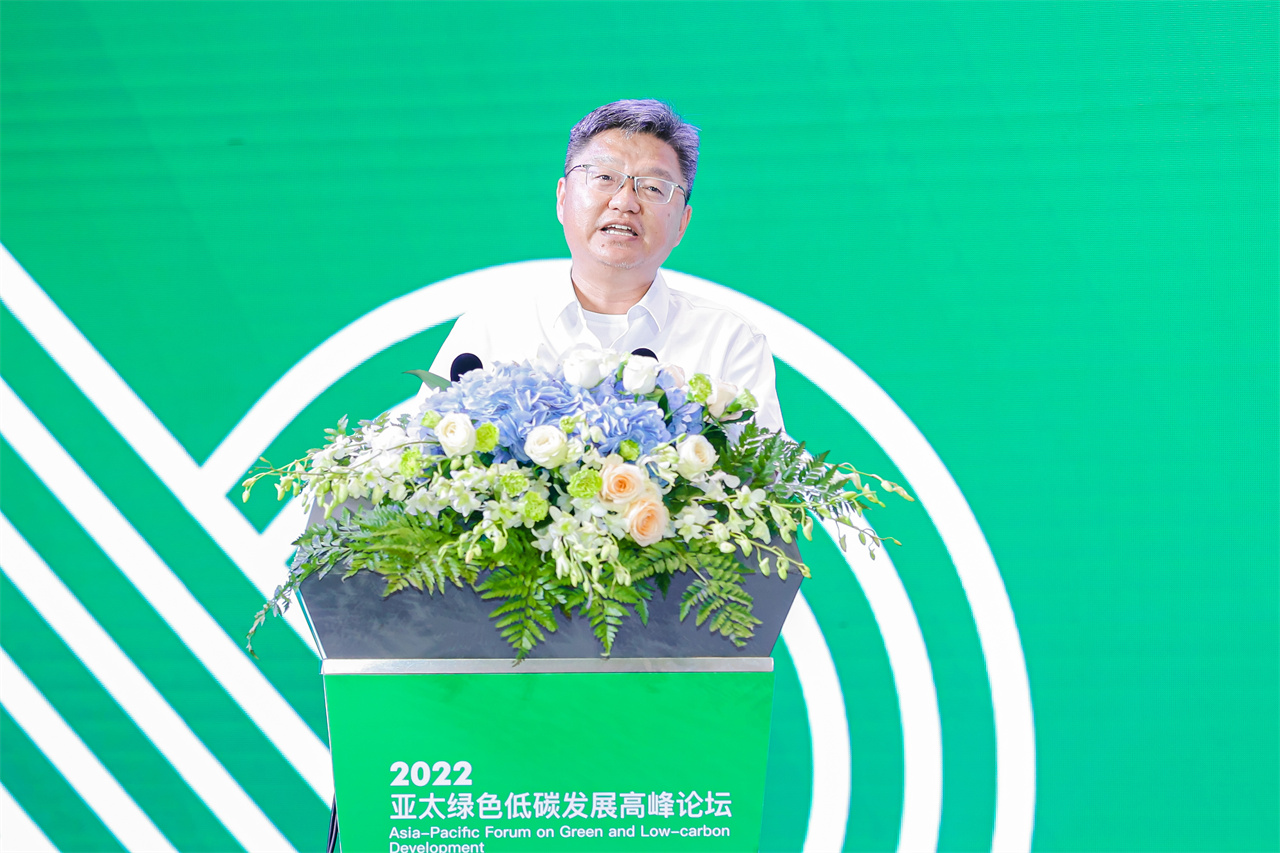 贺小兵作主旨演讲